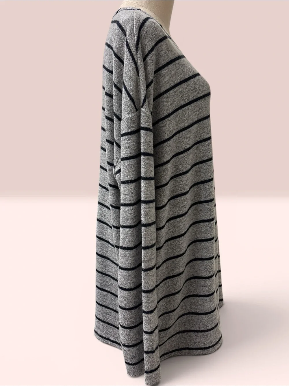 *LIKE NEW* ChicSoul Striped Grey & Black Long Sleeve Tunic Sweater